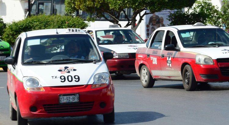 Transportistas de Carmen esperan concesiones de taxis prometidas por Sansores