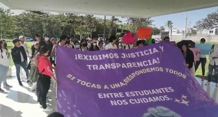 Retrasan juicio de doctor acusado de violación a una estudiante de Campeche
