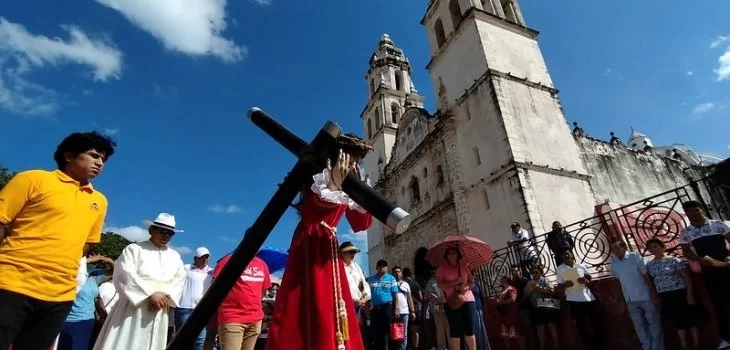 Miles de fieles participaron en pasión de Cristo en Campeche