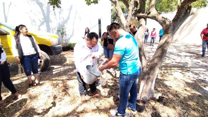 Promueve Semarnat bebederos para animales de paso en Campeche