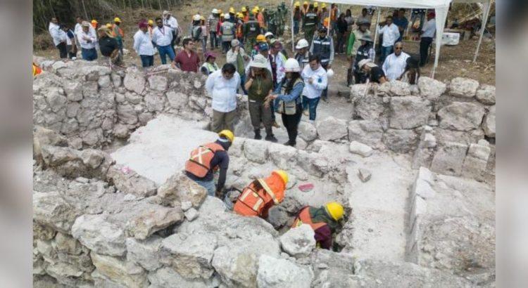 Recorren autoridades punto de rescate arqueológico en el tramo 7, Conhuas-Chicanná