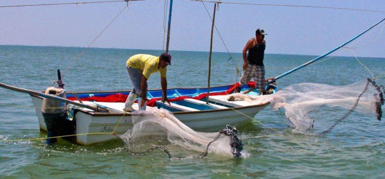 Pescadores exigen apertura de zonas marítimas en desuso de Pemex