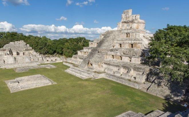 Califica AMLO como ‘una joya’ la zona arqueológica de Edzná, en Campeche