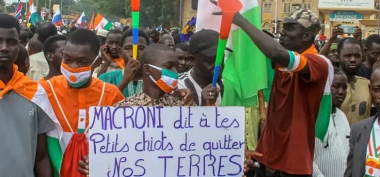 Expulsa Junta militar de Níger al embajador de Francia