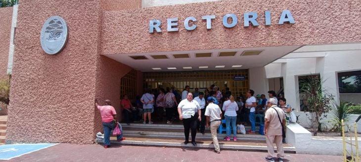 Jubilados de la Unacar amenazan con manifestarse en informe de gobierno de AMLO en Campeche