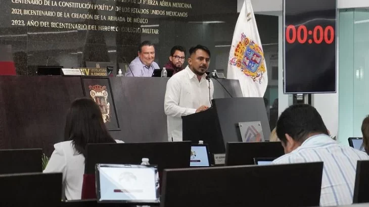 Alejandro Moo toma protesta como nuevo secretario general del Congreso de Campeche