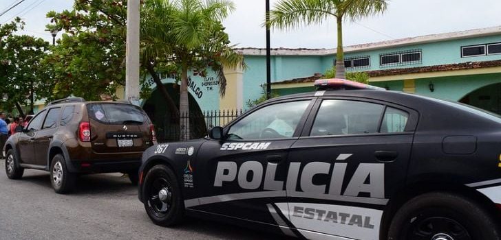 Detienen a tres personas en Sabancuy por presuntamente transportar drogas y armas
