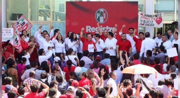 Candidatos por la coalición Corazón y Fuerza por Campeche se inscriben ante el INE