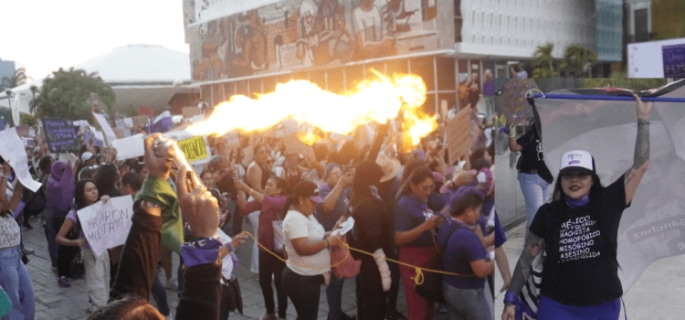 Manifestantes del 8M que intervinieron el Palacio de Gobierno de Campeche enfrentan delito