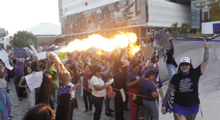 Manifestantes del 8M que intervinieron el Palacio de Gobierno de Campeche enfrentan delito