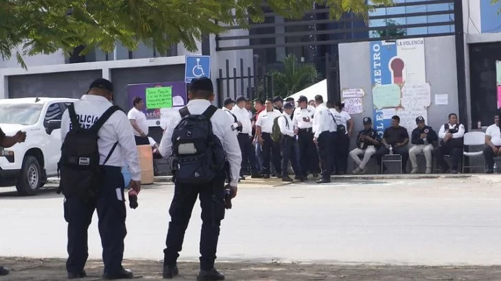 Policías de Campeche denuncian retención de agentes durante pase de lista en nueva sede
