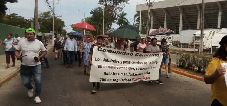 Jubilados de la Unacar marchan en exigencia de sus pagos vencidos