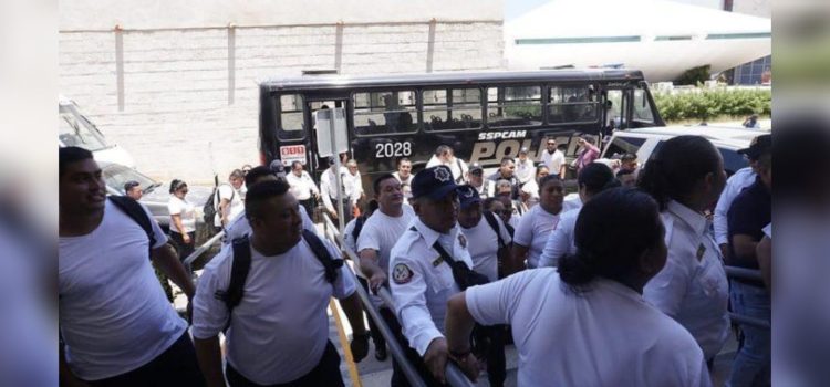 Policías de Campeche piden nuevamente intervención de AMLO en conflicto con Sansores