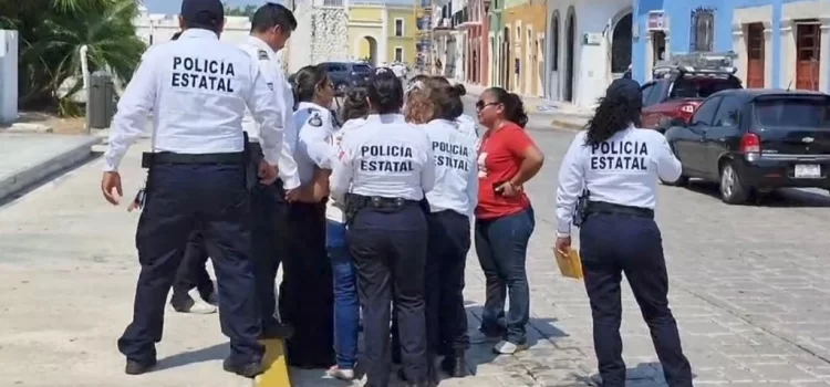 Mujeres policías mantienen protesta en Campeche por falta de pago