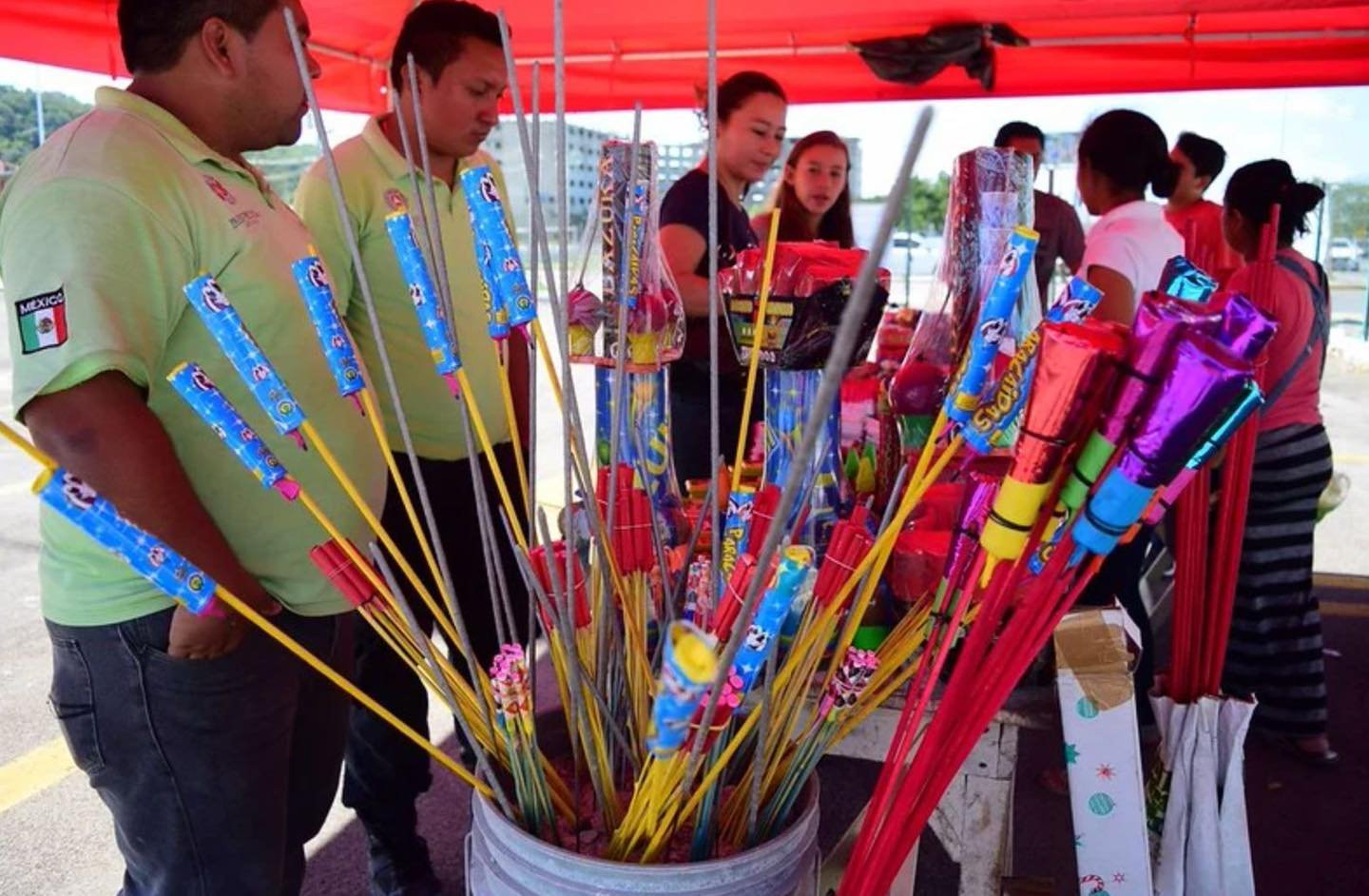 Buscan reducir uso de pirotecnia en fiestas patronales de Campeche