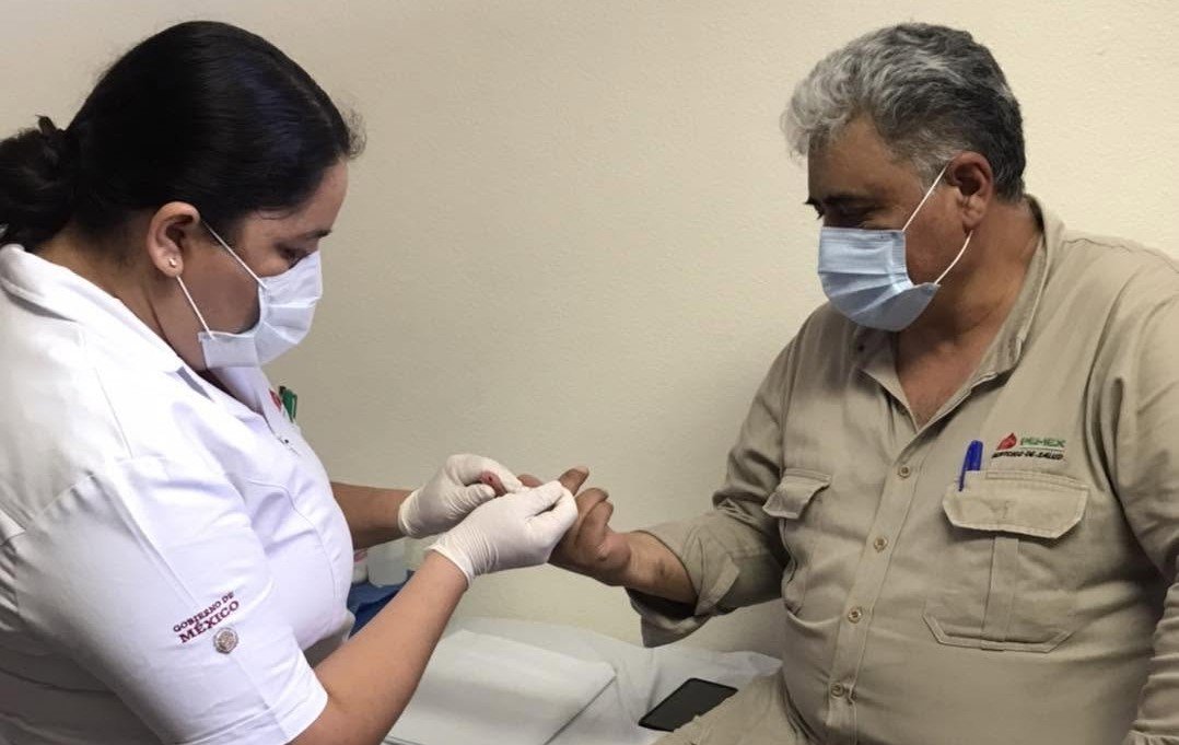 Jubilados de Pemex denuncian crisis en atención médica y abasto de medicamentos