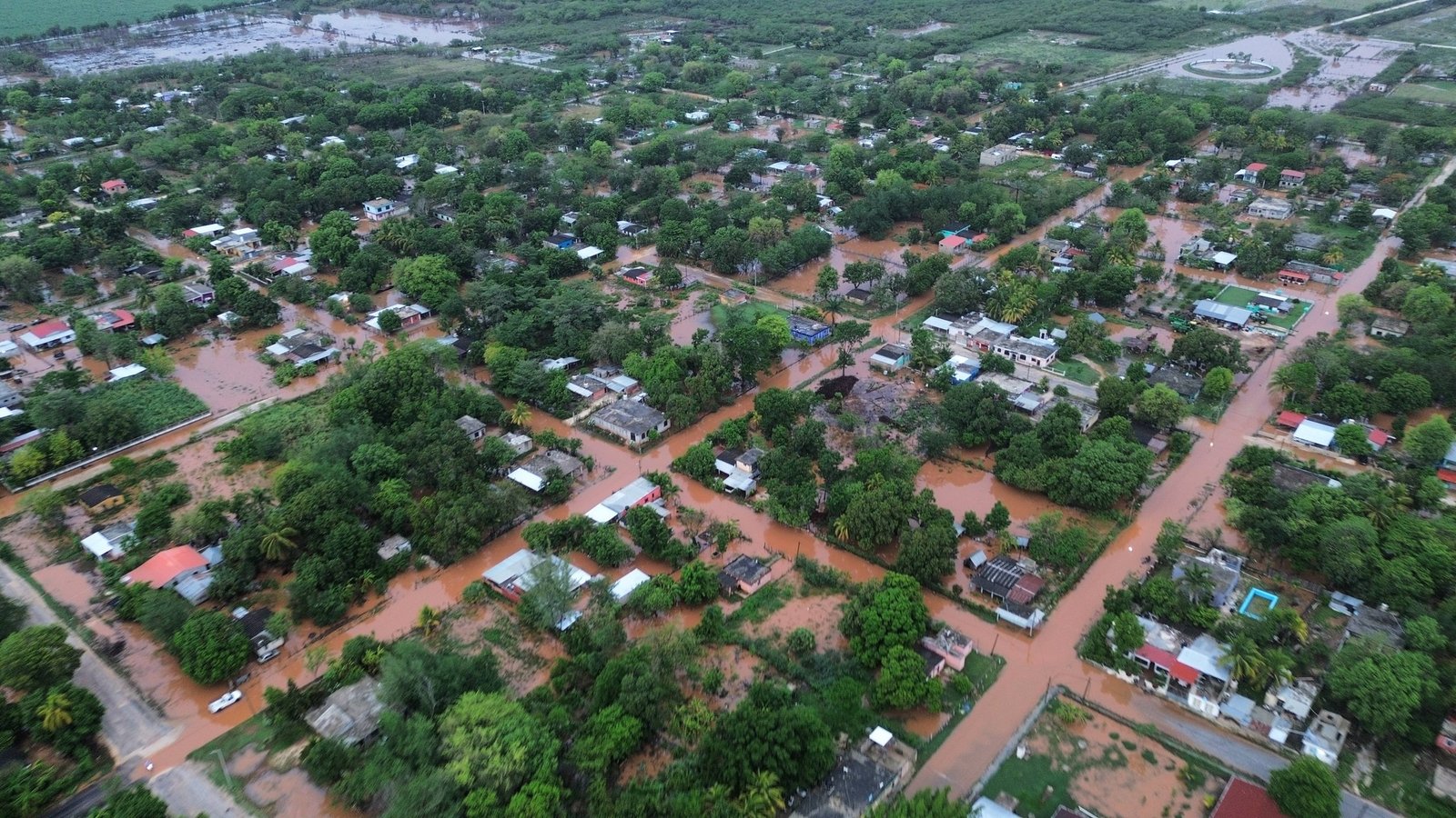 Inundaciones afectan más de 140 viviendas en Campeche y Hopelchén